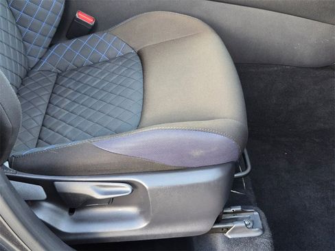 Used 2021 Toyota C-HR XLE image 26