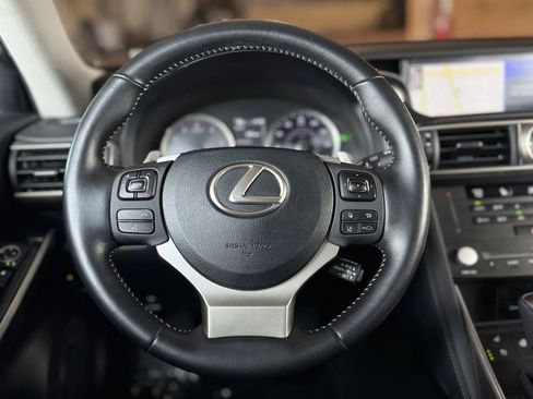 Used 2019 Lexus IS 300 image 20