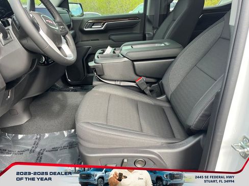 New 2026 GMC Sierra 1500 Elevation image 9