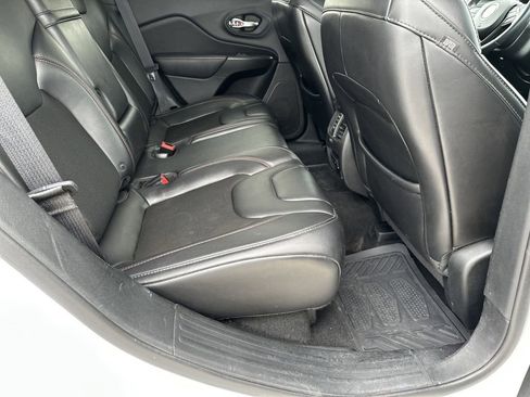 Used 2019 Jeep Cherokee Trailhawk image 34