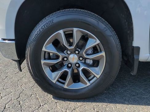 Used 2024 Chevrolet Silverado 1500 LT image 10