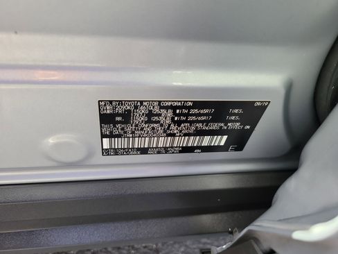 Used 2019 Toyota RAV4 XLE image 30