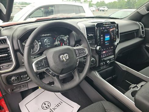 Used 2025 RAM 1500 Big Horn AWD/4WD image 3