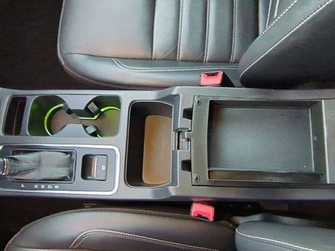 Used 2018 Ford Escape Titanium image 15