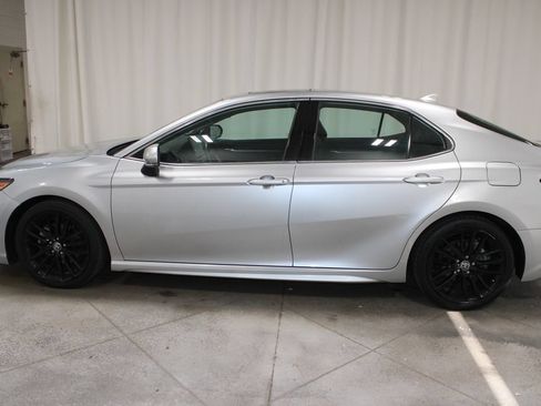 Used 2022 Toyota Camry XSE w/ Navigation Upgrade Package FWD image 6