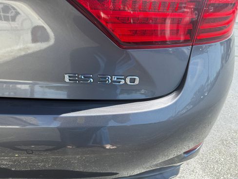 Used 2013 Lexus ES 350 w/ Luxury Pkg FWD image 6