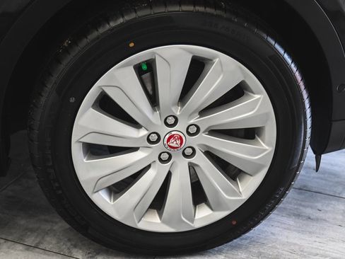 Used 2020 Jaguar E-PACE SE image 7