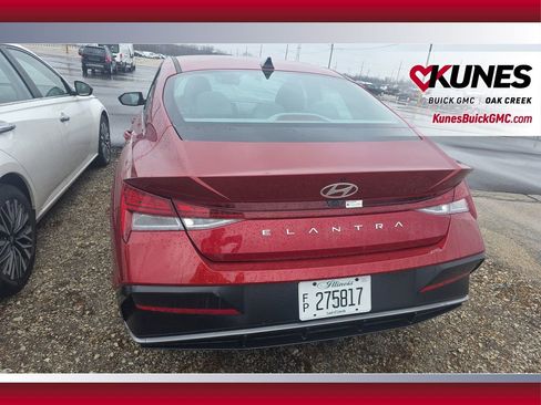 Used 2025 Hyundai Elantra SEL image 6