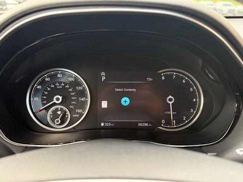 Used 2025 Genesis GV70 2.5T AWD/4WD image 10