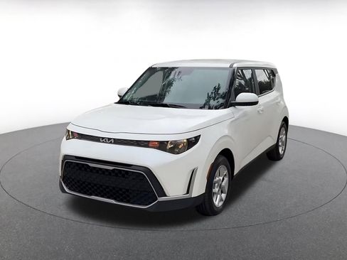 Used 2025 Kia Soul LX w/ LX Technology Package image 7