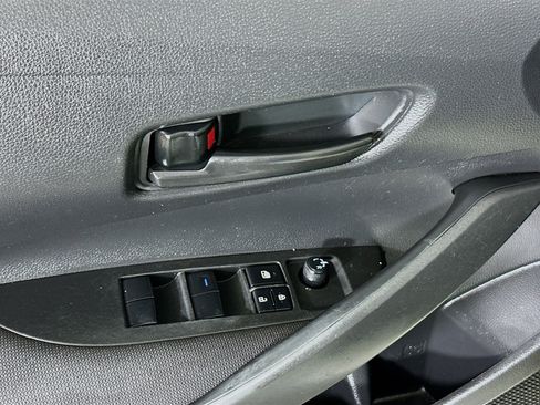 Used 2022 Toyota Corolla LE image 14