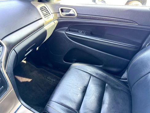 Used 2017 Jeep Grand Cherokee Limited image 30