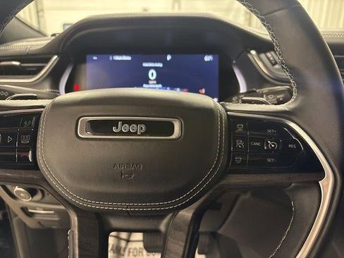 Used 2022 Jeep Grand Cherokee Overland w/ Luxury Tech Group IV image 8