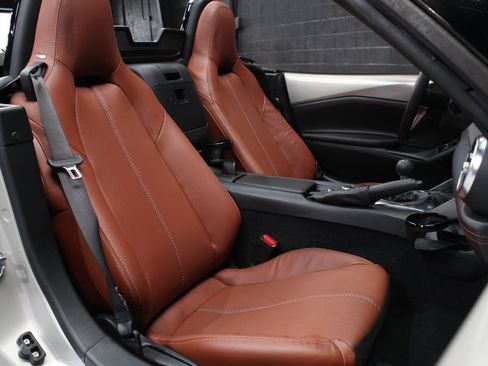 Used 2022 MAZDA MX-5 Miata Grand Touring w/ Weather Package RWD image 48