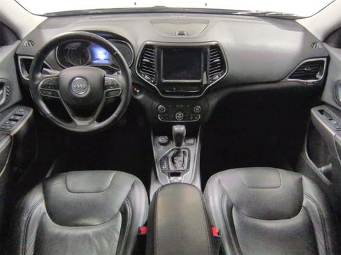 Used 2019 Jeep Cherokee Limited image 16