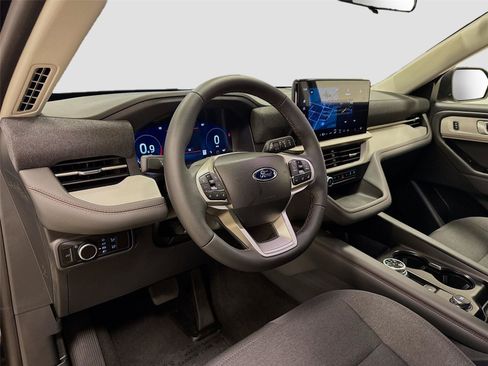 New 2026 Ford Explorer Active RWD image 9