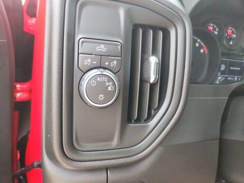 Used 2026 Chevrolet Silverado 1500 Custom RWD image 17