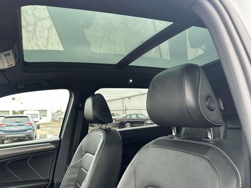 Certified 2024 Volkswagen Tiguan SEL R-Line image 24