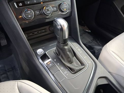 Used 2020 Volkswagen Tiguan SE FWD image 22