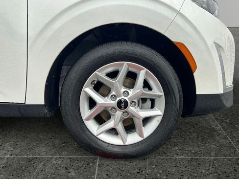 Used 2025 Kia Soul S FWD image 9