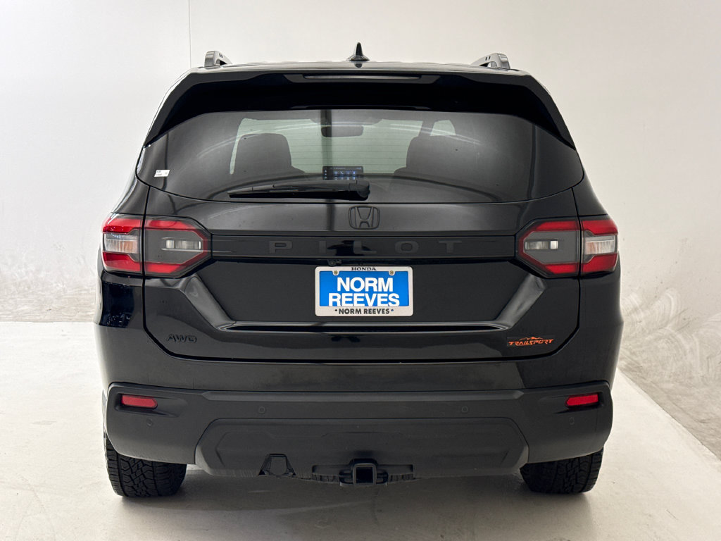Certified 2025 Honda Pilot TrailSport image 8
