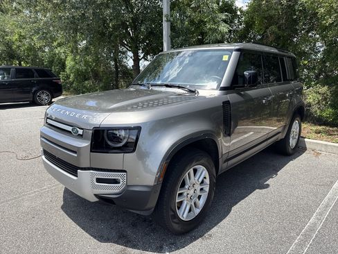 Used 2025 Land Rover Defender 110 S AWD/4WD image 2