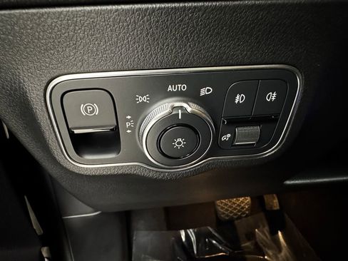 Used 2022 Mercedes-Benz GLA 250 4MATIC image 30