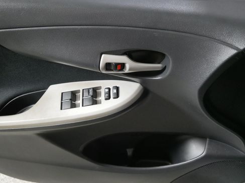 Used 2013 Toyota Corolla S w/ Premium Pkg FWD image 19