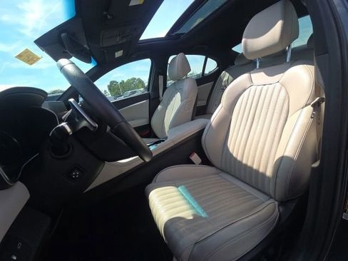 Used 2023 Genesis G70 2.0T w/ Sport Prestige Package RWD image 21