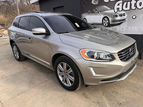 Used 2016 Volvo XC60 T6 Platinum w/ Protection Package image 10