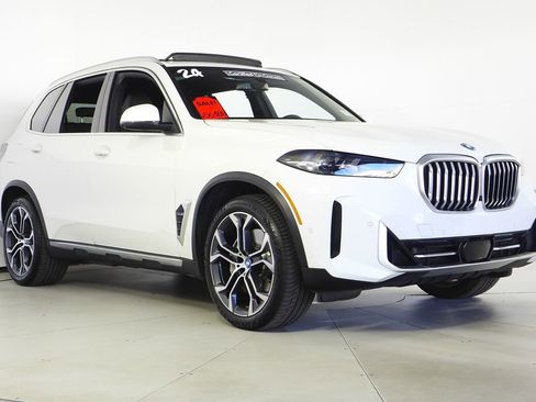 Certified 2024 BMW X5 xDrive50e w/ Parking Assistance Package image 4