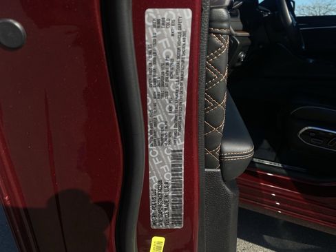 Used 2025 Jeep Grand Cherokee Summit image 32