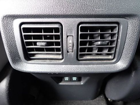 Certified 2021 Toyota Venza XLE image 18