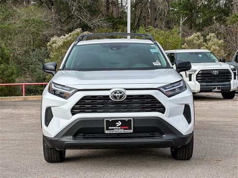 New 2025 Toyota RAV4 LE image 3