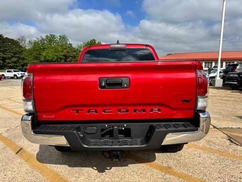 Used 2021 Toyota Tacoma TRD Off-Road AWD/4WD image 12