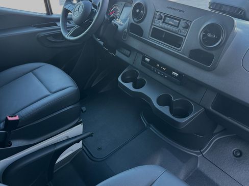 New 2025 Mercedes-Benz Sprinter 2500 image 16