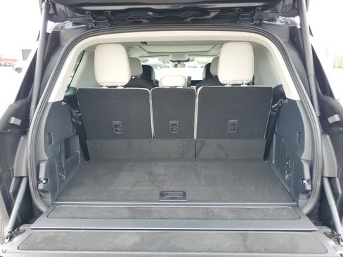 New 2026 Lincoln Navigator Reserve AWD/4WD image 32