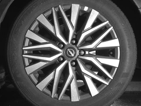 Used 2025 Nissan Altima 2.5 SV image 14