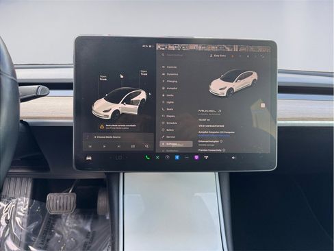 Used 2018 Tesla Model 3 Long Range image 10