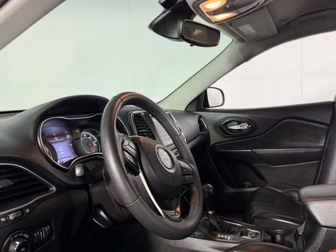 Certified 2022 Jeep Cherokee Trailhawk image 22