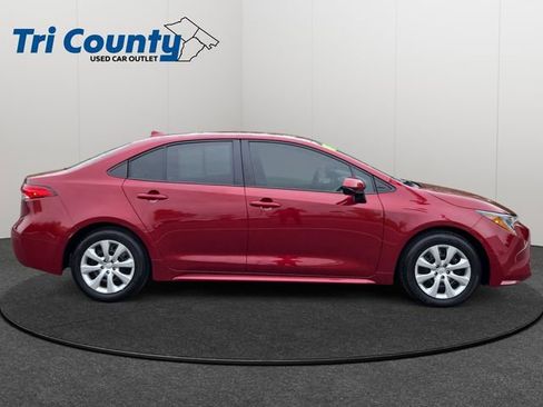 Used 2025 Toyota Corolla LE FWD image 9