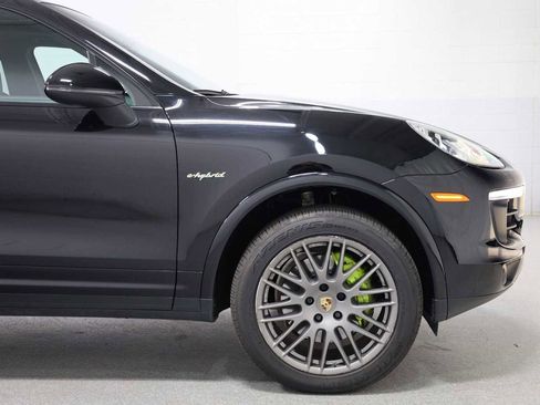 Used 2017 Porsche Cayenne S Platinum image 11