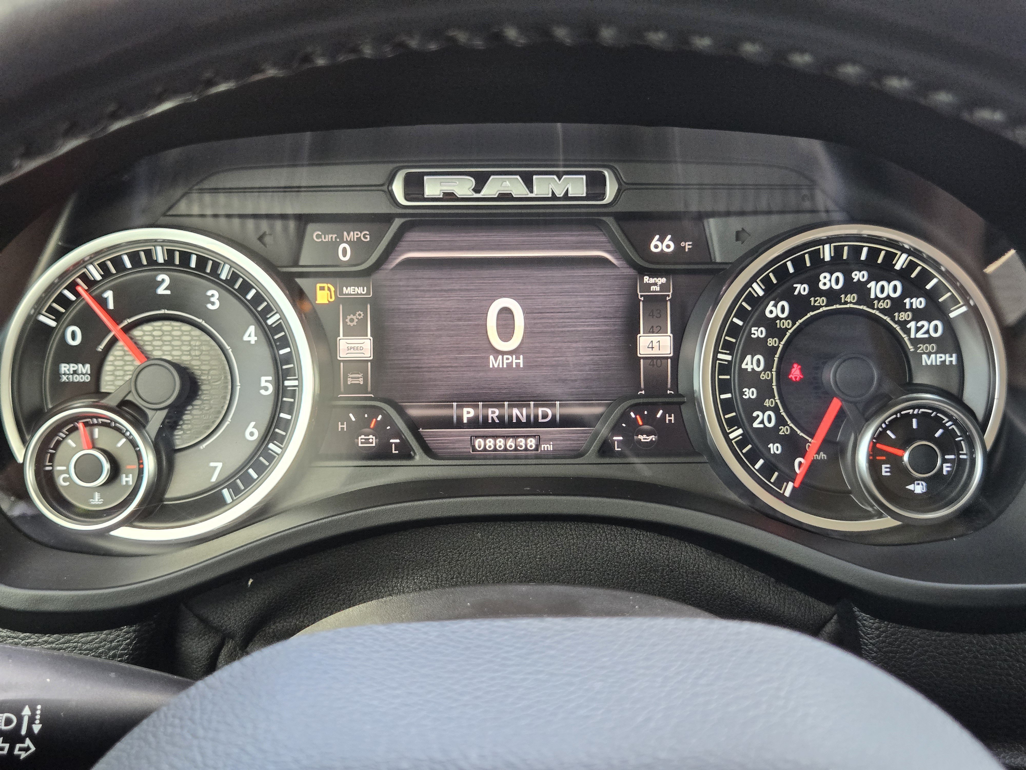 Used 2022 RAM 1500 Laramie AWD/4WD image 17