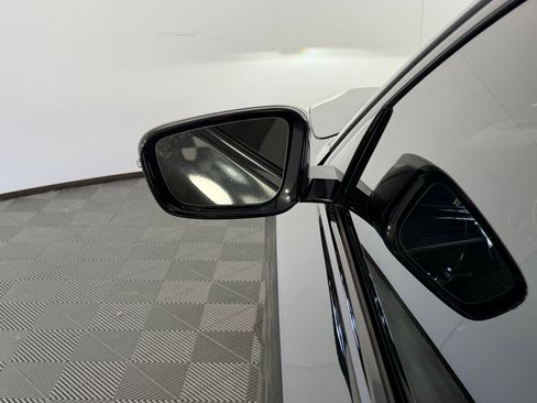 Used 2018 BMW M550i xDrive image 22