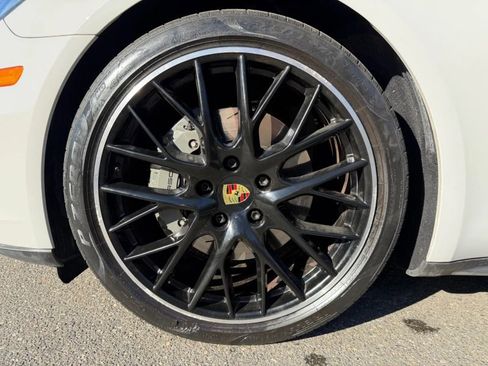 Used 2018 Porsche Panamera 4S image 23