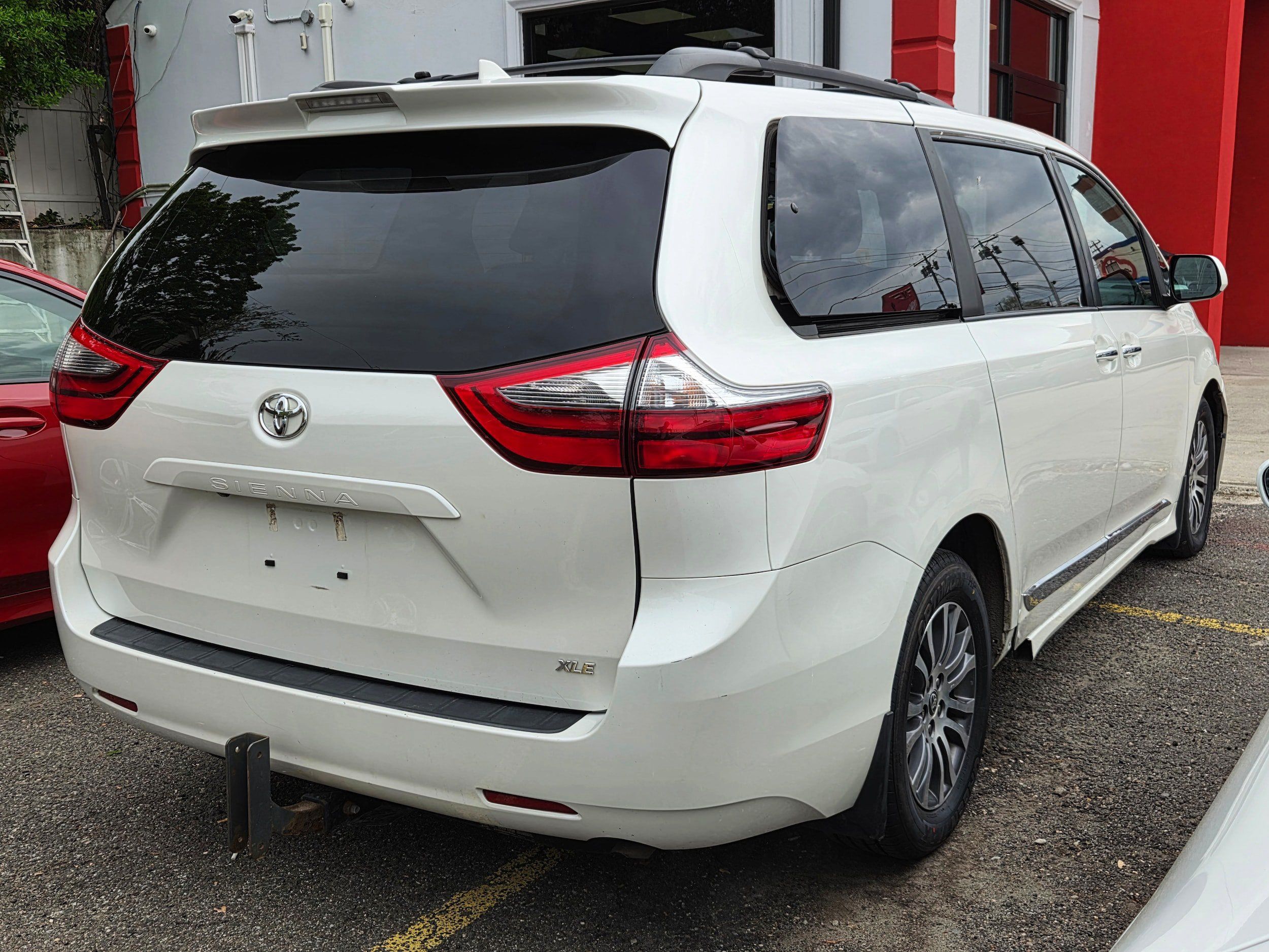 Used 2020 Toyota Sienna XLE FWD image 6