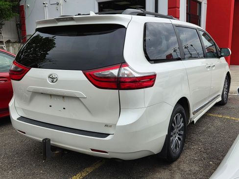 Used 2020 Toyota Sienna XLE FWD image 6