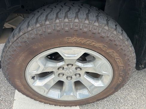 Used 2021 RAM 1500 Big Horn AWD/4WD image 9