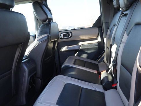 Used 2023 Ford Bronco Wildtrak image 15