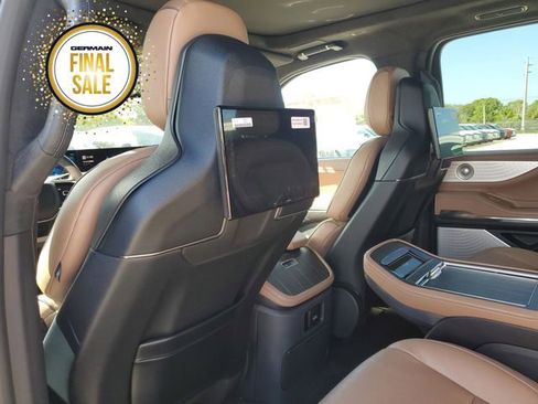 New 2025 Lincoln Navigator Black Label image 19